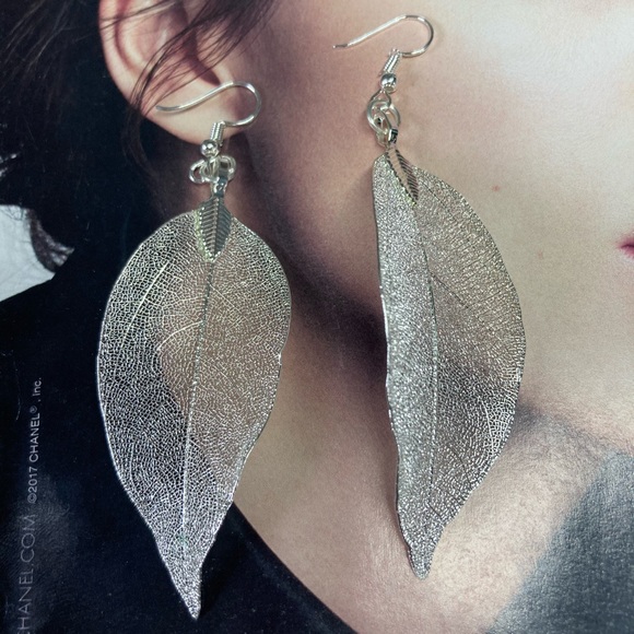 Beautiful Silver Tone Leaves - Picture 2 of 4